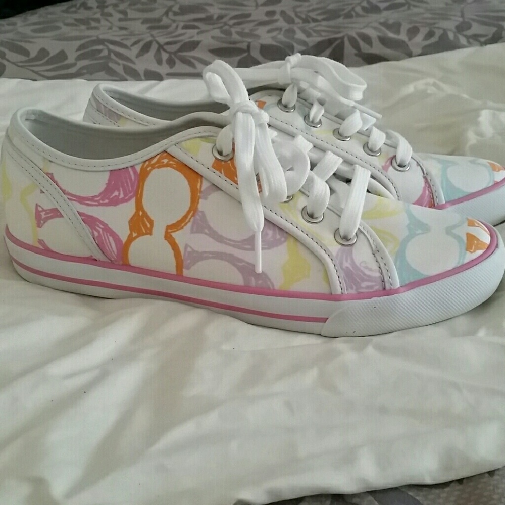 NWOT Coach 'Dee' lace up sneakers